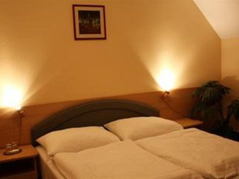 TeleDom Hotel Košice Eksteriør bilde
