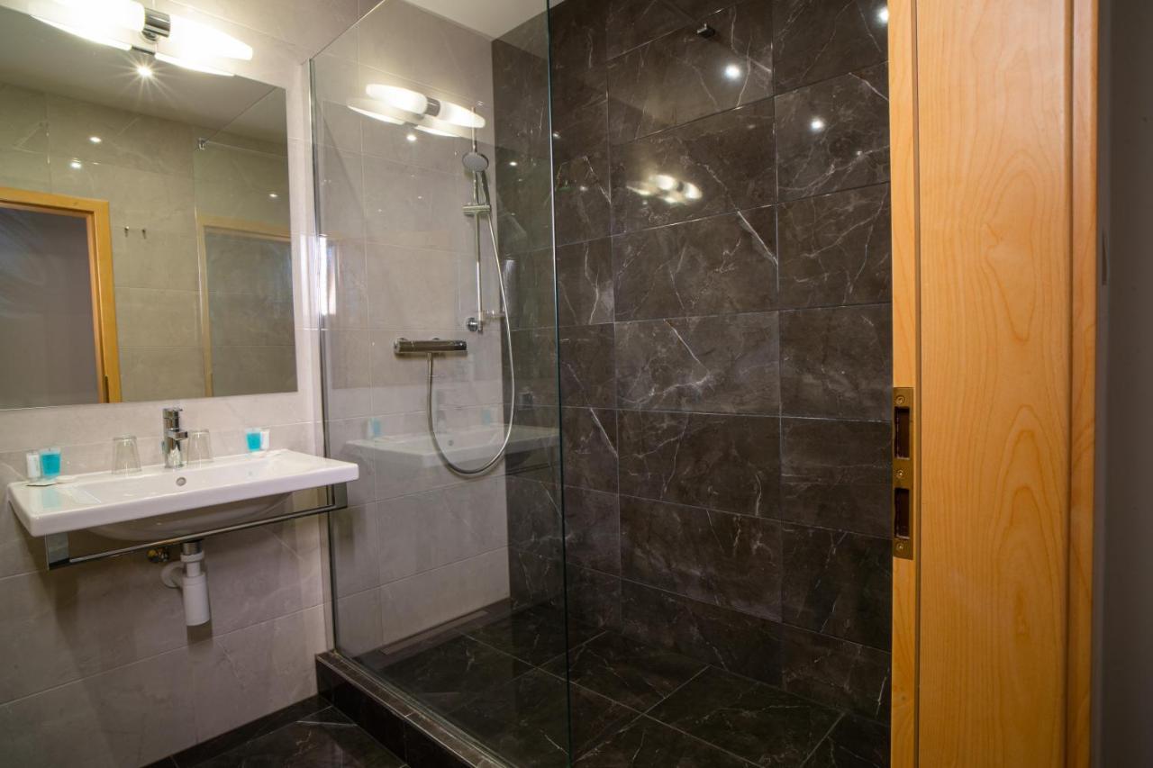 TeleDom Hotel Košice Eksteriør bilde