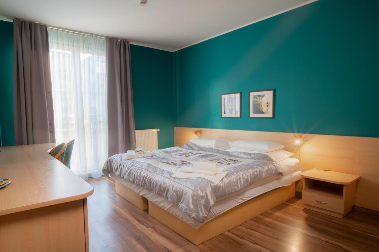 TeleDom Hotel Košice Eksteriør bilde